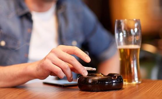 固有的生活习惯背后存在的健康隐患 对健康极为不利-八福集