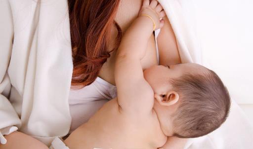 母乳喂养的误区千万别去碰 教你母乳保存细节操作-八福集