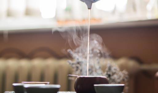 分析空腹喝茶的危害 饮茶的十一条军规-八福集