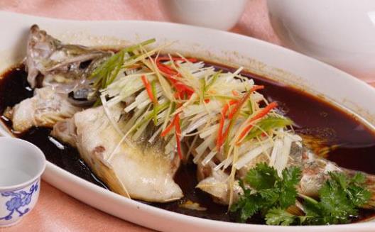 鱼刺卡住喉咙的9种解决方法 吃鱼时一定要小心谨慎-八福集