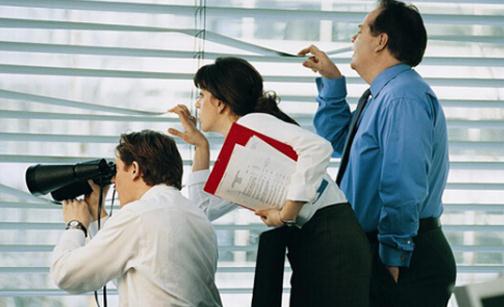 七成职场人表示遭受过职场冷暴力-八福集