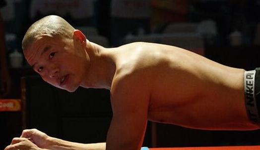 特警毛卫东,平板支撑时间最长的人