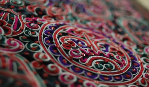 中国刺绣“活化石”——水族马尾绣-八福集