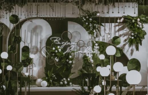 女生想要一个体面婚礼有错吗 没有条件办婚礼怎么办-八福集