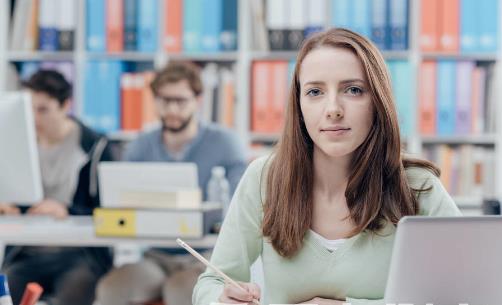 大龄剩女没人追 影响大龄剩女婚恋成功的重要因素-八福集