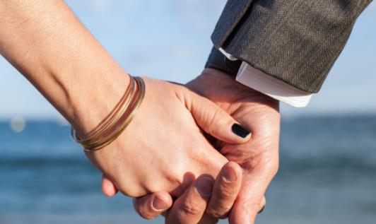 了解男人出轨的心理原因 对症采取相应的措施进行避免-八福集