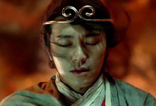 男人暗恋女人的10大信号反应及表现-八福集