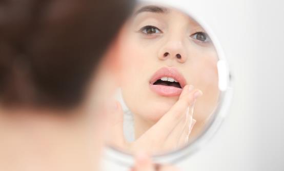 换季时期皮肤得了公主病 敏感肌怎么护理才能远离过敏-八福集