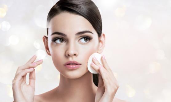 不同肌肤如何正确补水 保湿补水这么做才正确-八福集