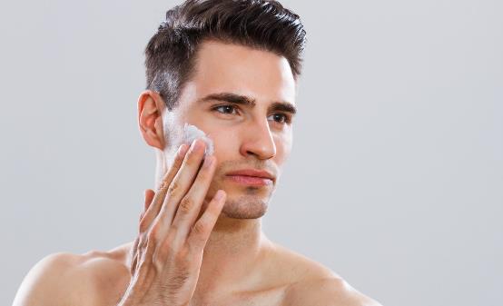 男人护肤刻不容缓 不同肤质的男士护肤有什么方法-八福集