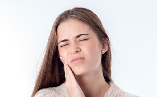 春夏季节脸过敏发红很难受 女性过敏性皮肤护理-八福集