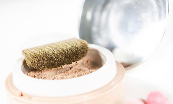 珍珠粉是女人绝佳护肤品 长期使用可以皱纹祛斑抗衰老-八福集