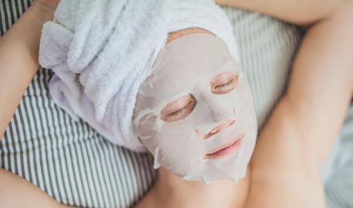 面膜敷完需不需要洗脸 日常效果翻翻的敷面膜法则-八福集