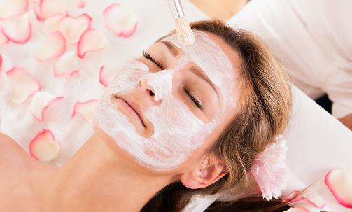 芹菜面膜引热议 有关敷面膜的日常注意事项-八福集