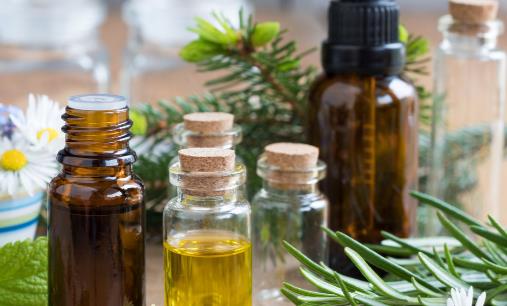 檀香精油的美容功效 檀香精油护肤正确方法分享-八福集