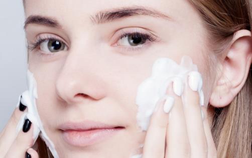 自制祛痘面膜扫除脸上痘痘痕迹 日常去痘印妙招指南-八福集