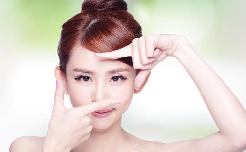 保养别忘了眼睛护理 眼部肌肤竟会泄漏你的年龄-八福集