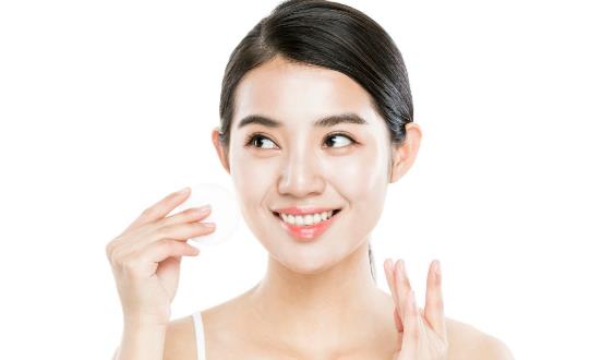 保湿爽肤水的使用误区 使用保湿爽肤水的正确方法推荐-八福集