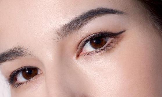 眼线产品该如何选择 各种眼型的眼线画法-八福集