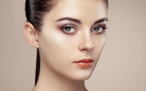 让你变身大眼萌妹纸的眼妆秘诀 不能只在眼睛上做文章-八福集