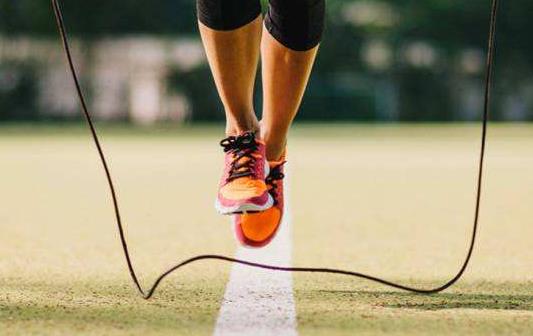 推荐少女跳绳减肥 7种跳绳运动法锻炼体质-八福集