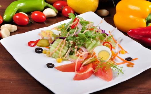 推荐八种减肥沙拉 自己制作就能品尝美味-八福集