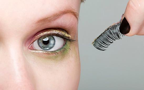 假睫毛可以重复使用吗-八福集