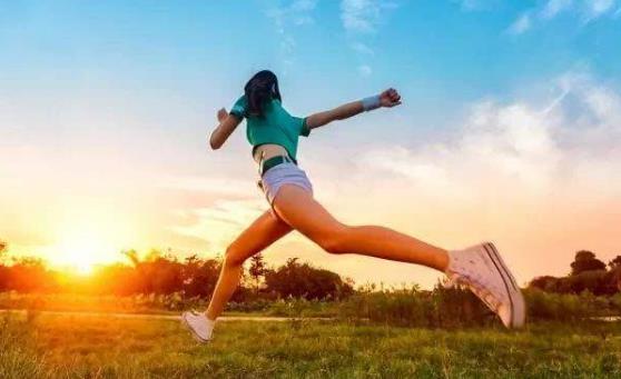 跑步减肥的正确方法关键点 保护膝盖的习惯要养成-八福集