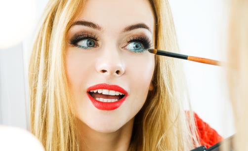 教你打造别样的眼线风情 快来get画眼线的更美诀窍-八福集