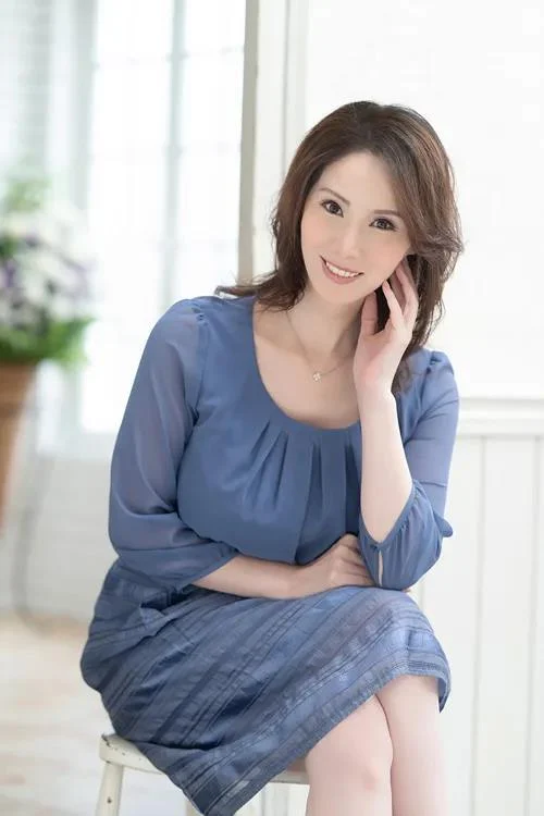 传说中的熟女女优《山口珠理》精选作品推荐介绍及封面预览